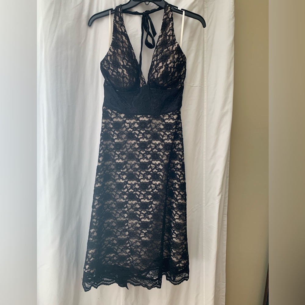 Size 6 White House Black Market dress with tags